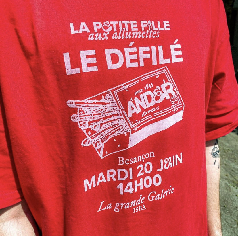 LE DÉFILÉ